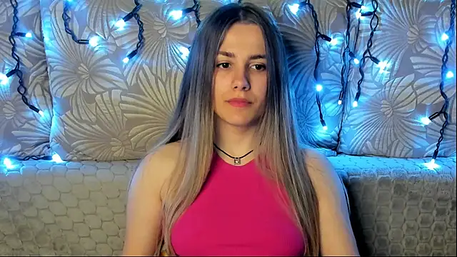 Snapshot of MaggieCake chatting on May 2026 12:36:02 AM MaggieCake online show from May 2026 12:36:02 AM