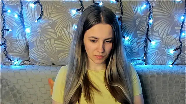 Snapshot of MaggieCake chatting on April 2026 01:07:01 AM MaggieCake online show from April 2026 01:07:01 AM