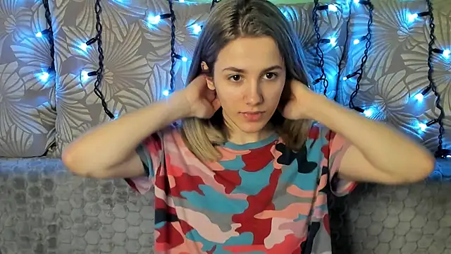 MaggieCake online show from March 2025 07:41:01 AM