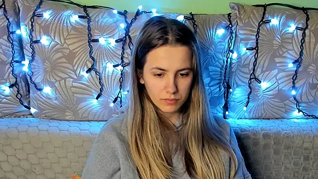 MaggieCake online show from February 2026 02:00:02 AM