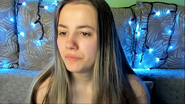 MaggieCake online show from March 2026 02:44:02 AM