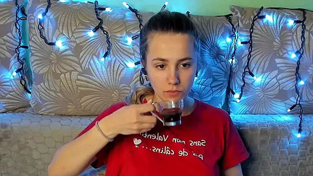 MaggieCake online show from March 2026 01:13:01 AM