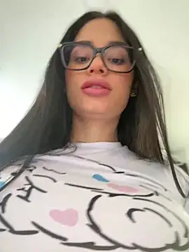 LaraHenao online show from March 2025 01:06:02 PM