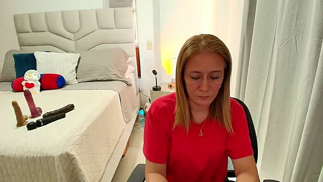 Naty Stone online show from April 2026 09:28:01 PM