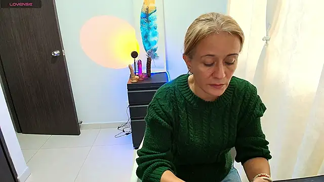 Snapshot of Naty_Stone chatting on November 2025 09:26:02 PM Naty Stone online show from November 2025 09:26:02 PM