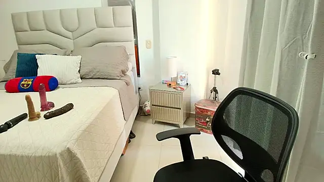 Naty Stone online show from April 2026 09:20:01 PM