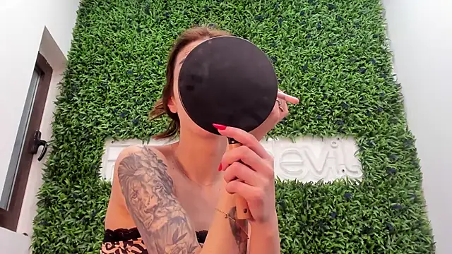 realhotfallingdevil online show from April 2026 04:03:01 AM