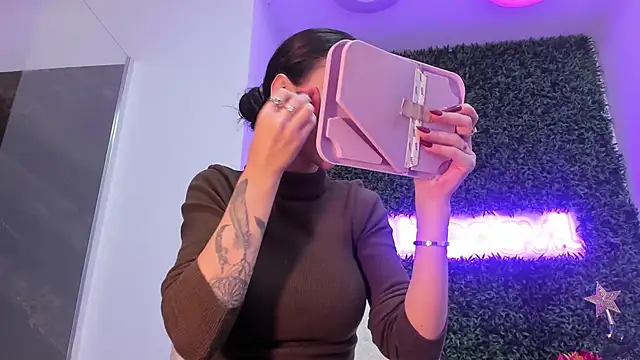 realhotfallingdevil online show from November 2025 05:51:01 AM