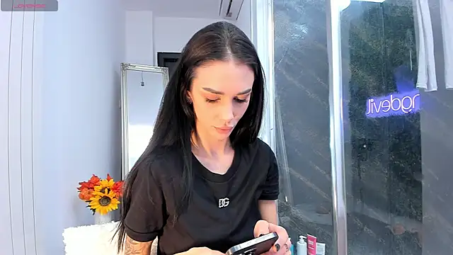 Snapshot of realhotfallingdevil chatting on October 2025 05:08:01 AM realhotfallingdevil online show from October 2025 05:08:01 AM