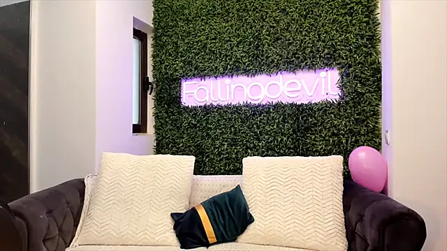 Snapshot of realhotfallingdevil chatting on February 2025 09:44:01 AM realhotfallingdevil online show from February 2025 09:44:01 AM