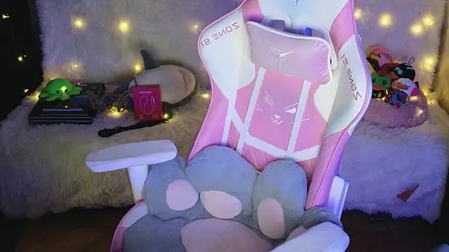 Ginger Stay online show from February 2026 07:03:01 PM