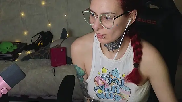 Ginger Stay online show from November 2025 09:18:02 PM