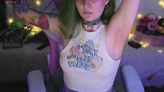 Ginger Stay online show from May 2026 10:18:02 AM