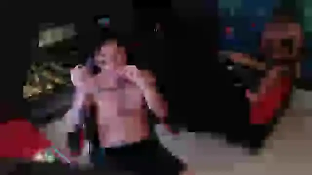 dounolimist777 online show from December 2025 03:32:02 AM