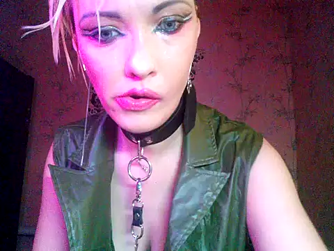 WildMissNiks online show from November 2025 07:56:01 AM