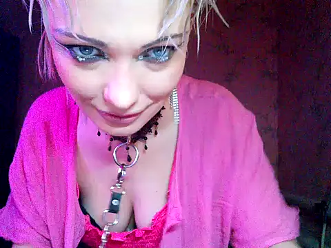 WildMissNiks online show from November 2025 09:10:01 AM