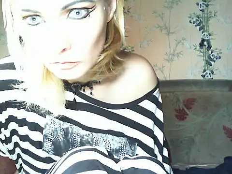 Snapshot of WildMissNiks chatting on July 2026 06:37:02 AM WildMissNiks online show from July 2026 06:37:02 AM