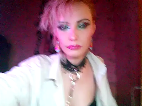 WildMissNiks online show from December 2025 08:24:01 AM