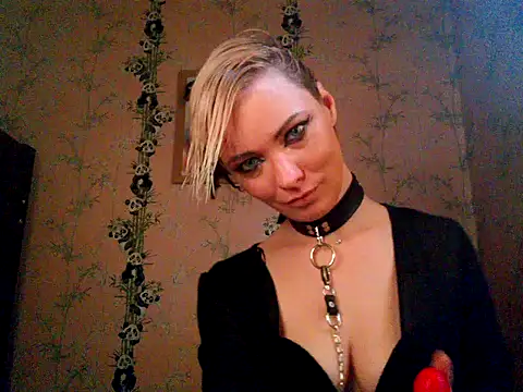 WildMissNiks online show from October 2025 09:19:02 AM