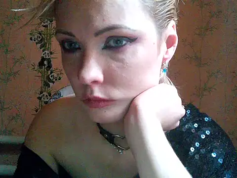 Snapshot of WildMissNiks chatting on October 2025 08:16:02 AM WildMissNiks online show from October 2025 08:16:02 AM