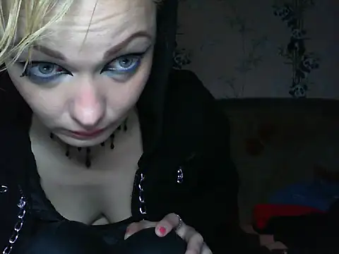 Snapshot of WildMissNiks chatting on June 2026 06:57:01 AM WildMissNiks online show from June 2026 06:57:01 AM