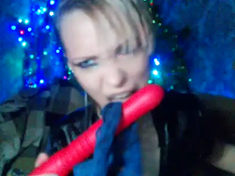 Snapshot of WildMissNiks chatting on December 2024 11:09:01 AM WildMissNiks online show from December 2024 11:09:01 AM