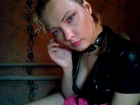 Snapshot of WildMissNiks chatting on October 2025 09:08:01 AM WildMissNiks online show from October 2025 09:08:01 AM