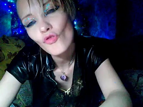 Snapshot of WildMissNiks chatting on December 2024 02:21:01 PM WildMissNiks online show from December 2024 02:21:01 PM