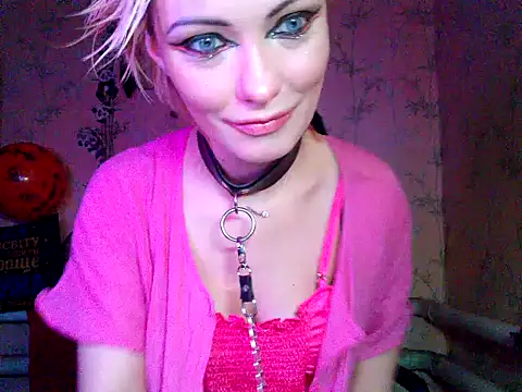 WildMissNiks online show from November 2025 09:36:01 AM