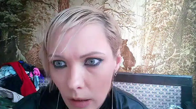 Snapshot of WildMissNiks chatting on March 2025 10:37:01 AM WildMissNiks online show from March 2025 10:37:01 AM