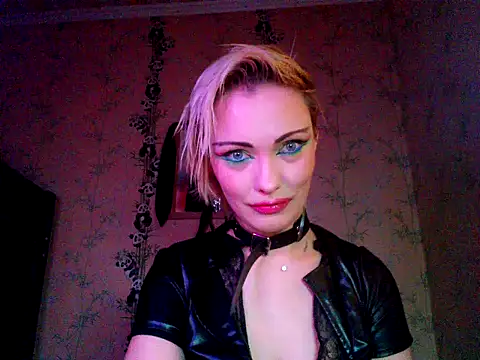 WildMissNiks online show from November 2025 08:53:02 AM