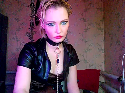 WildMissNiks online show from November 2025 08:30:02 AM