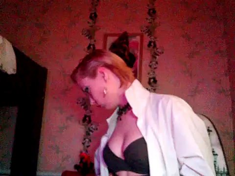 WildMissNiks online show from November 2025 09:20:02 AM