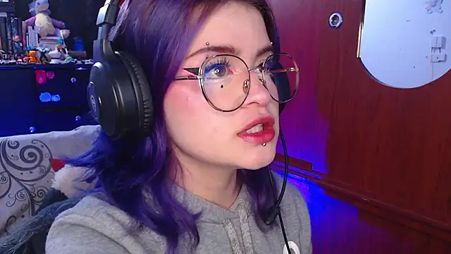 Snapshot of Raventh_ chatting on October 2025 10:59:01 AM Raventh online show from October 2025 10:59:01 AM