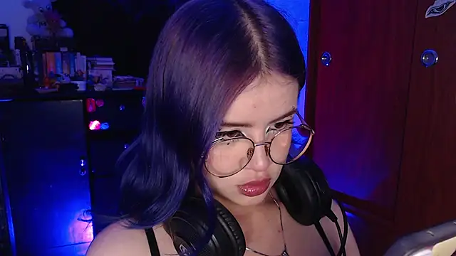 Snapshot of Raventh_ chatting on November 2025 11:38:02 PM Raventh online show from November 2025 11:38:02 PM