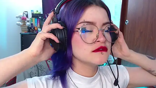 Snapshot of Raventh_ chatting on October 2025 11:42:02 AM Raventh online show from October 2025 11:42:02 AM