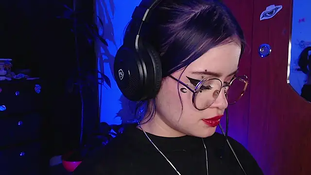 Snapshot of Raventh_ chatting on November 2025 11:41:01 PM Raventh online show from November 2025 11:41:01 PM