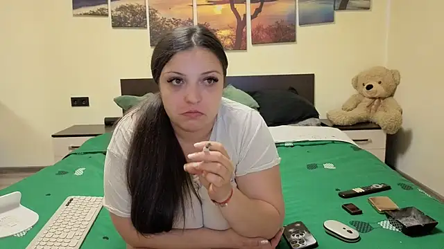 adelline online show from April 2026 08:26:02 PM