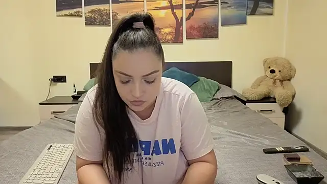 adelline online show from March 2026 08:32:01 PM