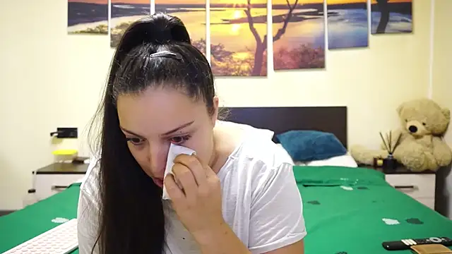 adelline online show from November 2025 09:58:01 PM