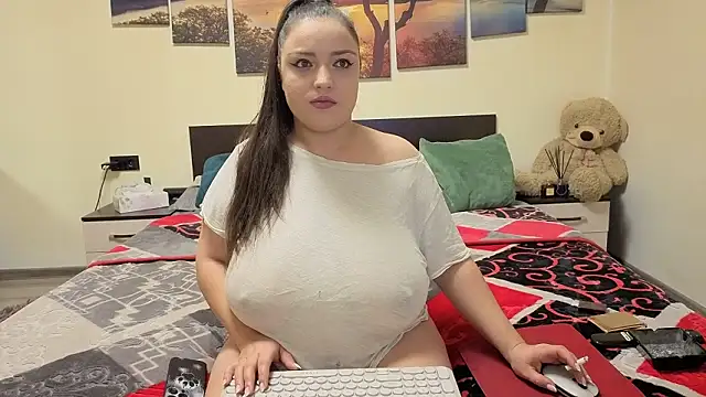 adelline online show from February 2026 09:35:01 PM