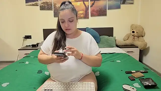 adelline online show from April 2026 08:48:01 PM