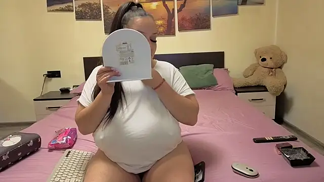 adelline online show from April 2026 08:16:02 PM