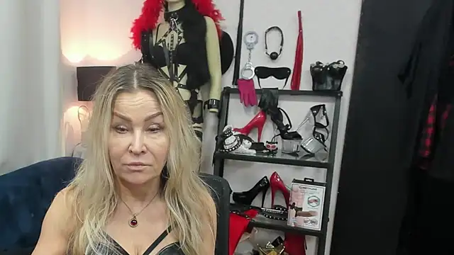 crystaLUX online show from February 2026 05:27:02 AM