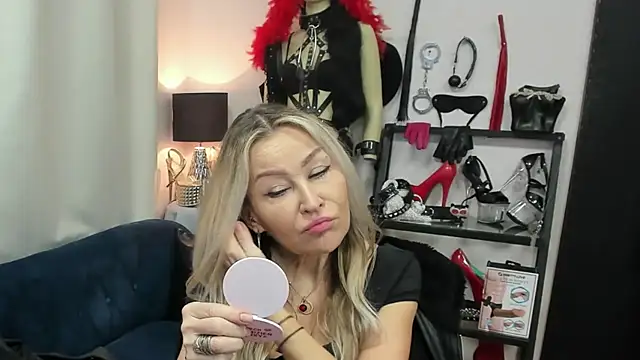 crystaLUX online show from April 2026 04:41:02 AM