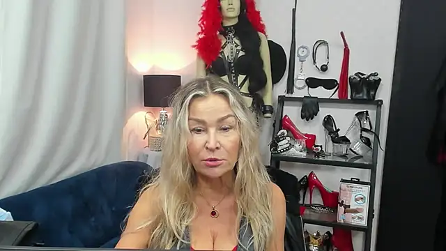 crystaLUX online show from October 2025 04:32:01 AM