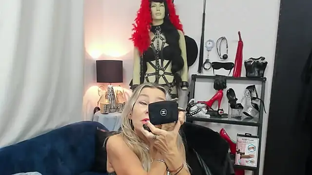 crystaLUX online show from October 2025 05:06:01 AM