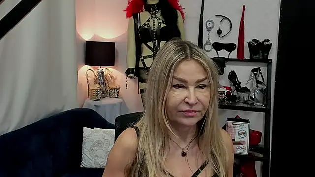 crystaLUX online show from February 2025 05:37:01 AM