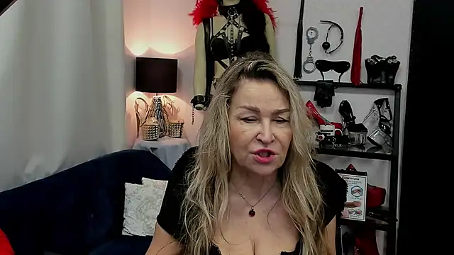 crystaLUX online show from February 2025 05:48:02 AM