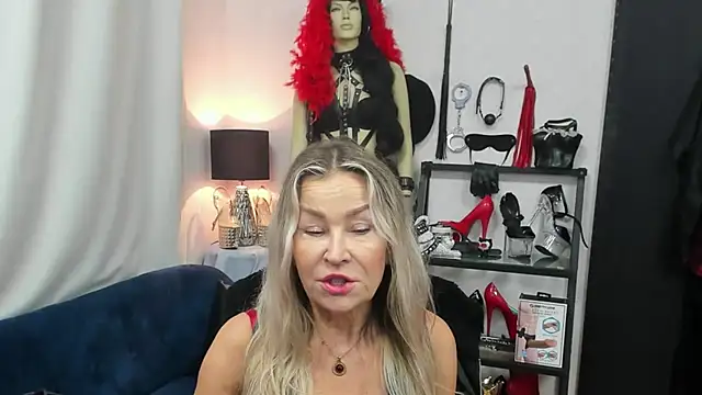 crystaLUX online show from October 2025 05:18:02 AM